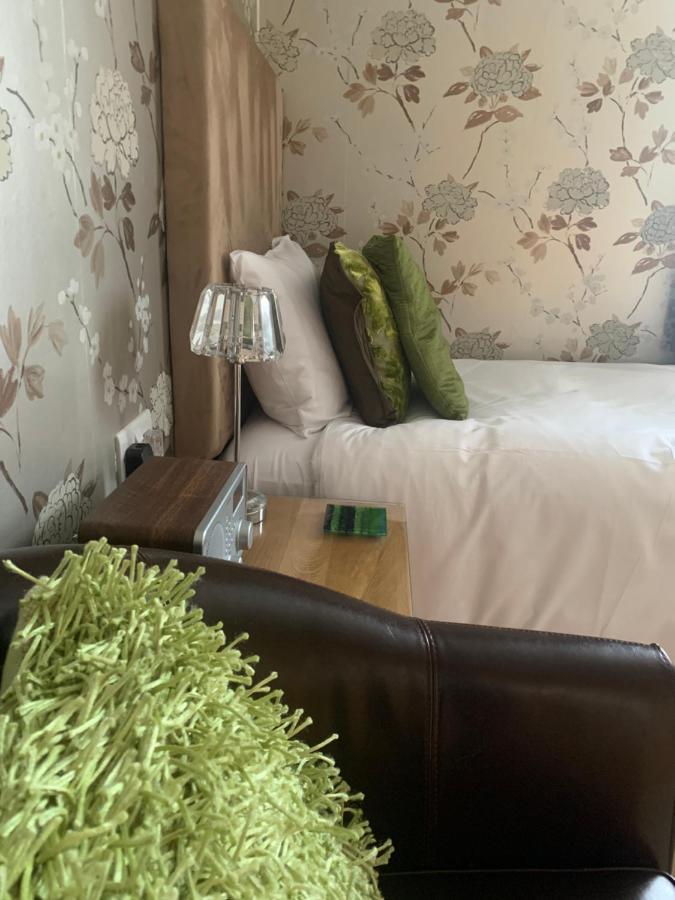 Ramsey House - Luxury Licensed B&B - Parking And Guest Lounge St. Davids  Bagian luar foto