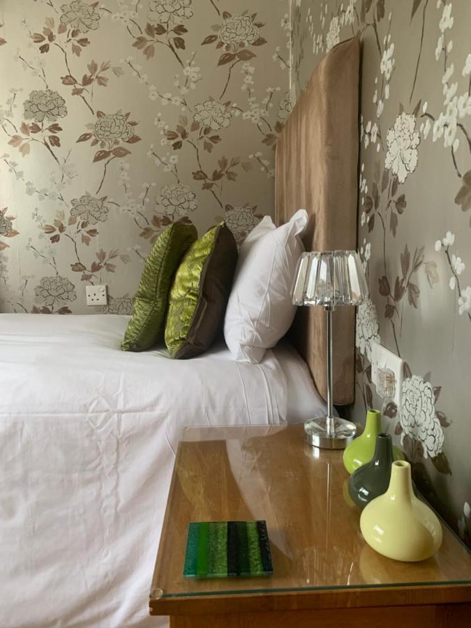 Ramsey House - Luxury Licensed B&B - Parking And Guest Lounge St. Davids  Bagian luar foto