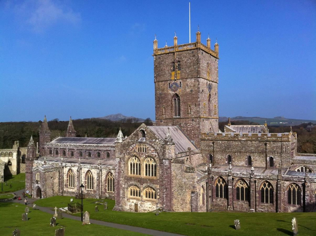 Ramsey House - Luxury Licensed B&B - Parking And Guest Lounge St. Davids  Bagian luar foto