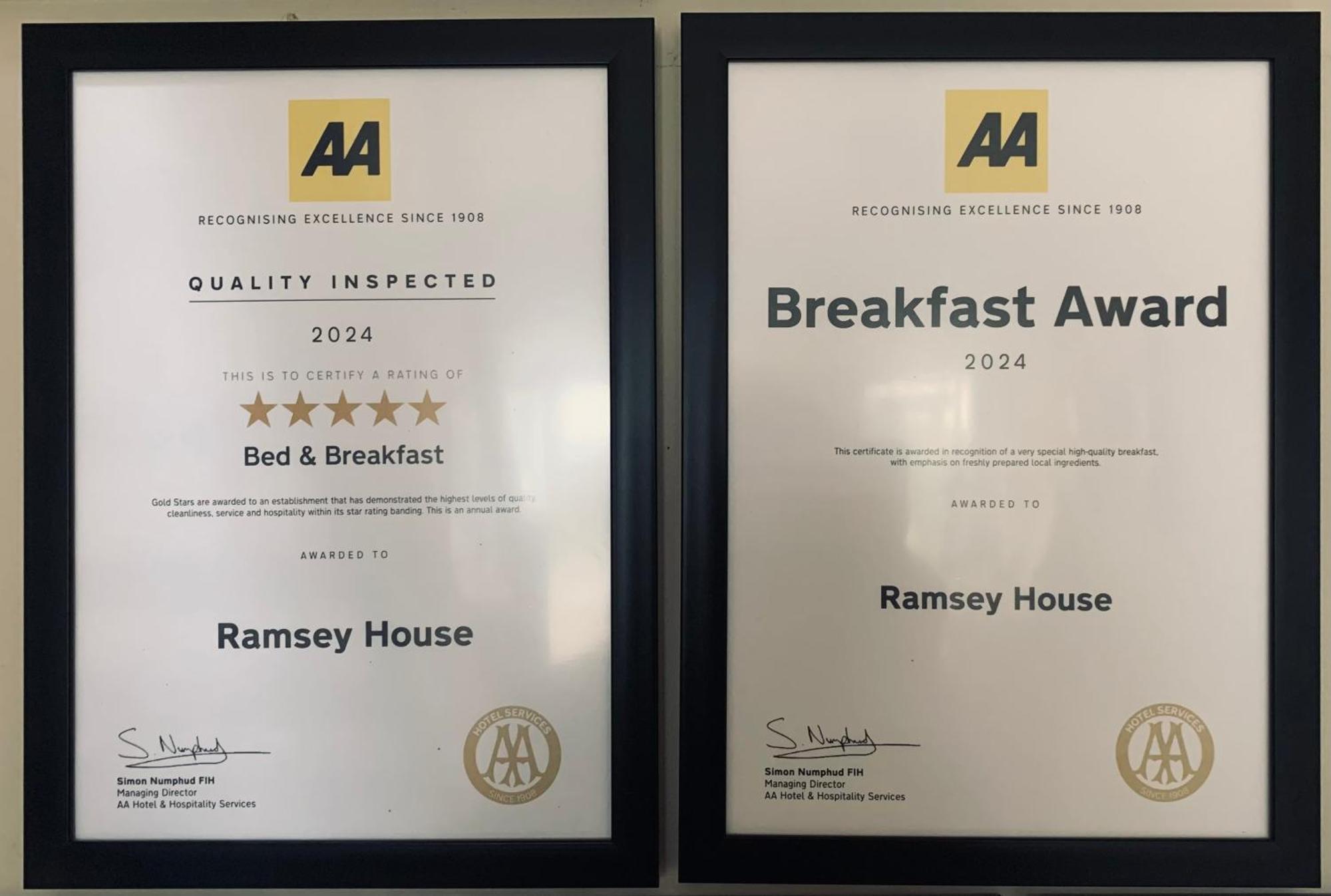 Ramsey House - Luxury Licensed B&B - Parking And Guest Lounge St. Davids  Bagian luar foto